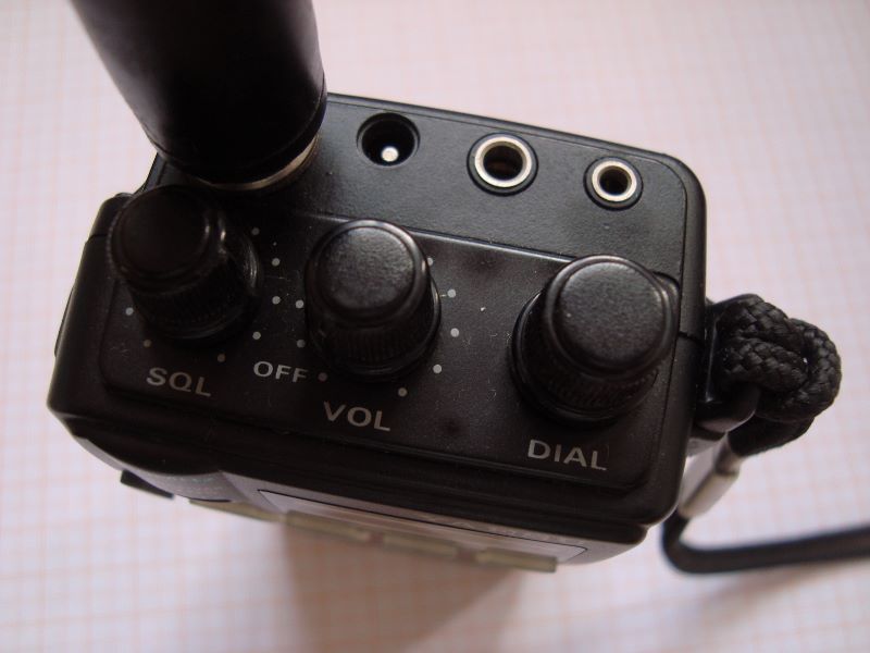 R dio HT YAESU FT 705 430 MHz Excelente Estado RADIOTROCA